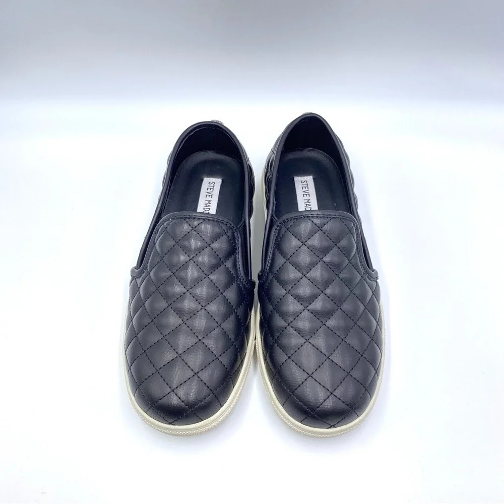 7.5W 7.5 WIDE Steve Madden Black Faux Vegan Quilted Leather Sneakers Shoes
